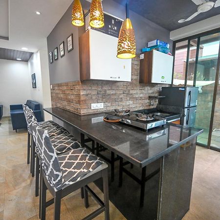 Malama Stay Ruturang Villa 4Bhk, ロナバラ エクステリア 写真