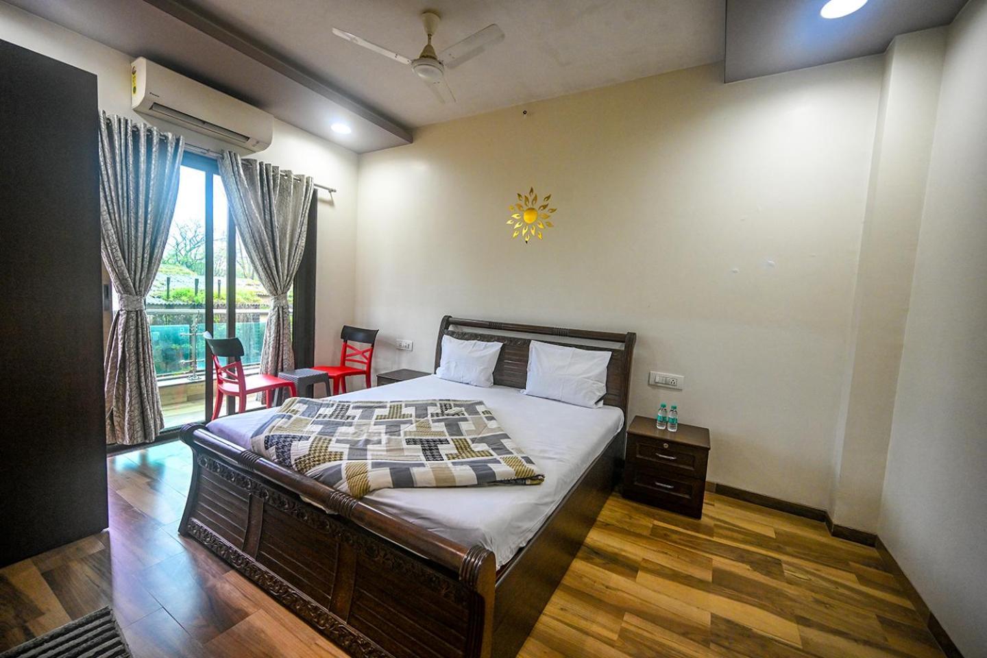 Malama Stay Ruturang Villa 4Bhk, ロナバラ エクステリア 写真
