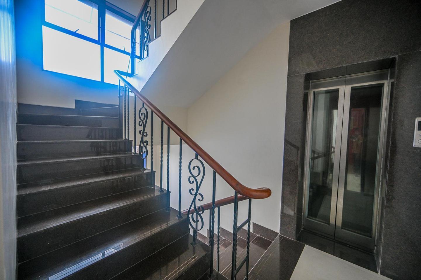 Malama Stay Ruturang Villa 4Bhk, ロナバラ エクステリア 写真